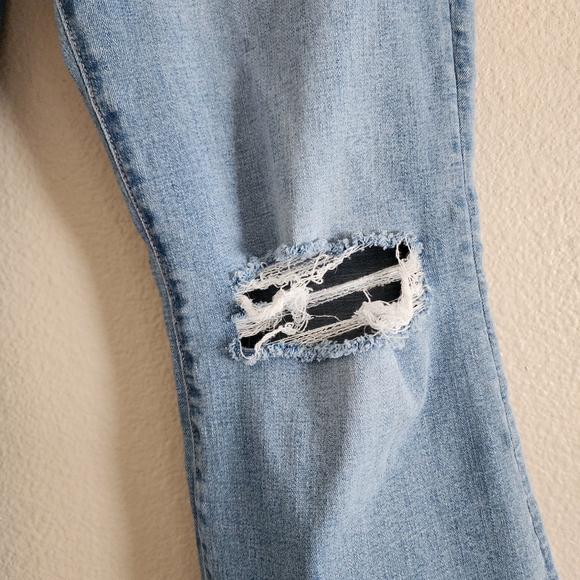 American Eagle Blue Distressed Flare Wide Leg Super High Rise Size 12 - Picture 3 of 9